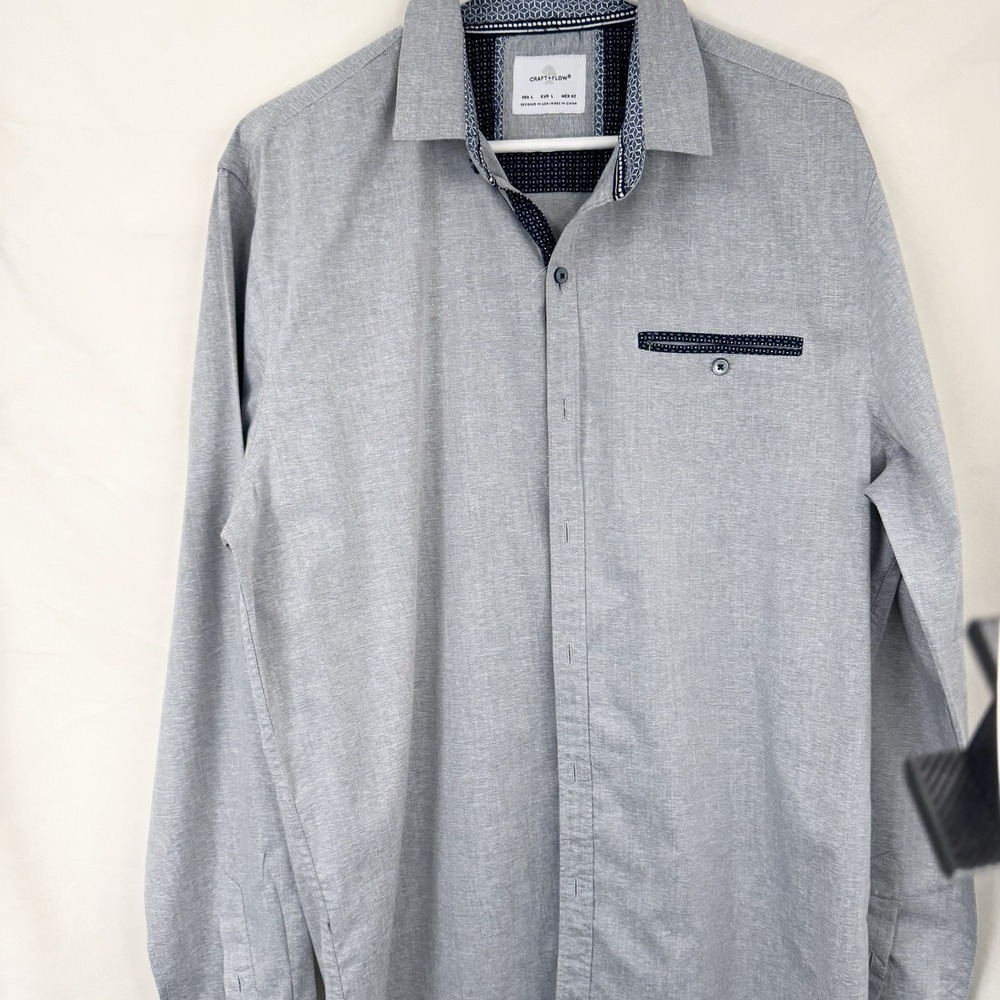 Craft+Flow Shirt Men Large grey W/ Blue Button Up Long Sleeve Pocket‎
